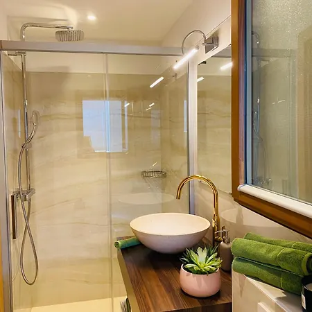 Velvet Eiger Apartman